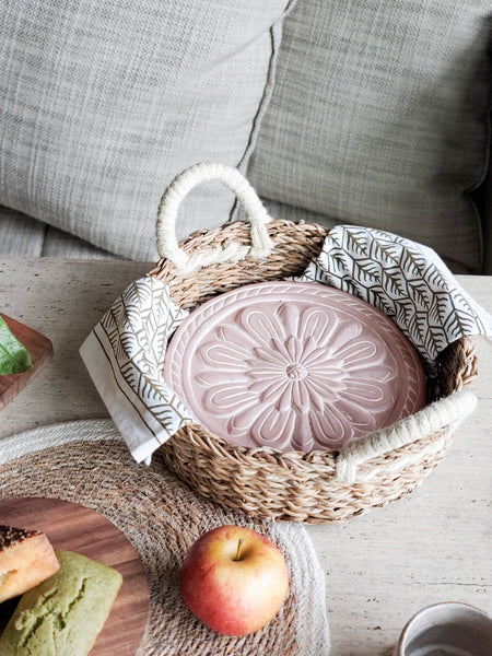 http://www.ellenshop.com/cdn/shop/products/STY02_BREADWARMERBASKET-FLOWERROUND_grande.jpg?v=1687540941