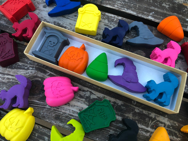 Halloween Crayons - Halloween Treats - Halloween Gifts For Kids - Kids Gifts - Halloween Party Favors - Kids Party Favors - Trick Or Treat by KagesKrayons LLC